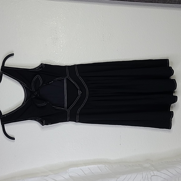 BCBG Dress Size Small Black White Embellished Cut Out Back Cute Travel Casual - Picture 5 of 9